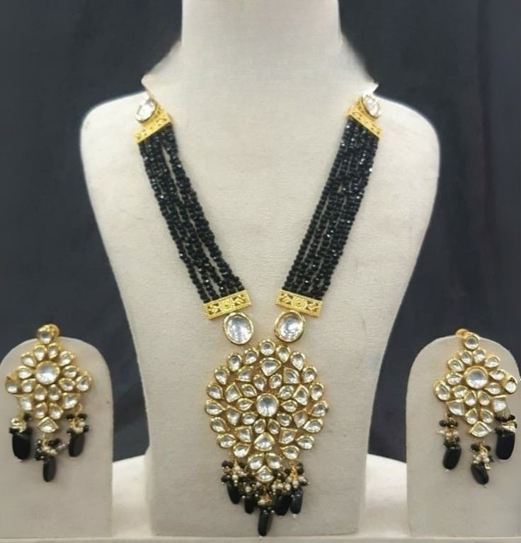 Royal Kundan Black Beaded Necklace Set – Gold & Black