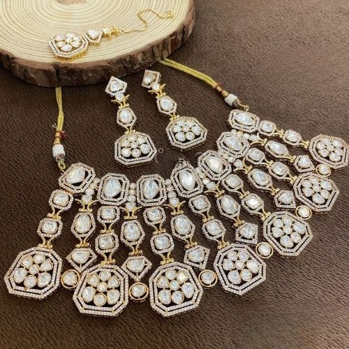 Exquisite White Kundan Necklace Set with Intricate Hexagonal Design – Timeless Ethnic Jewelry